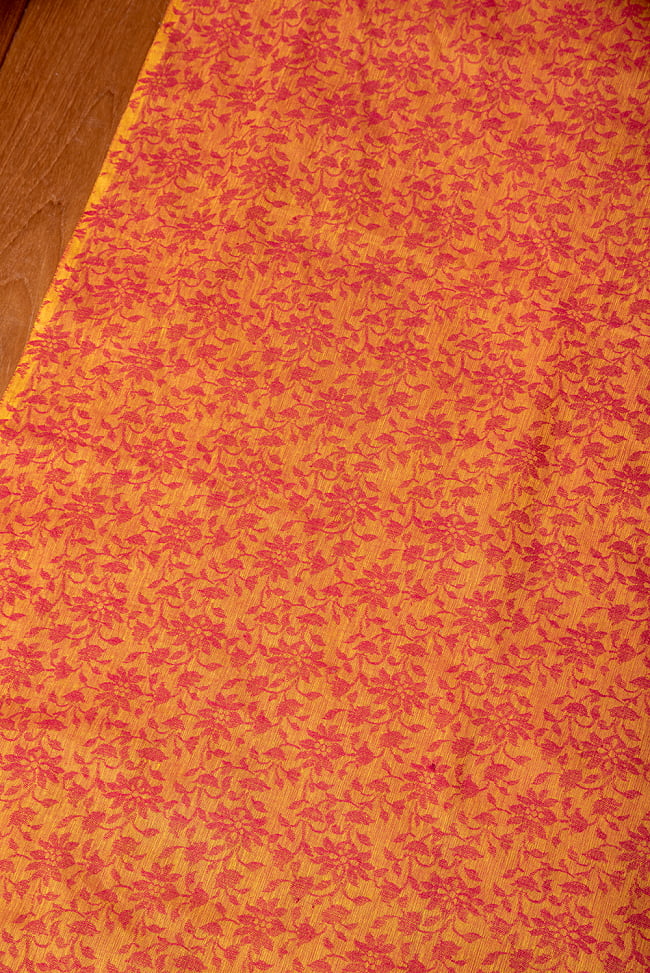 〔1m切り売り〕インドの更紗刺繍コットン布〔約106cm〕 - オレンジ×ピンク 3 - 1mの長さごとにご購入いただけます。