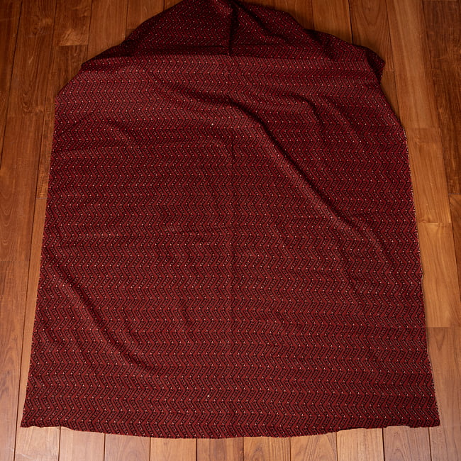 〔1m切り売り〕南インドのジグザグ模様　シェブロン・ストライプ布〔約106cm〕 - 赤茶 2 - とても素敵な雰囲気です