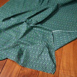 〔1m切り売り〕南インドのジグザグ模様　シェブロン・ストライプ布〔約106cm〕 - グリーンの商品写真