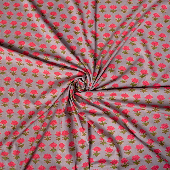 〔1m切り売り〕南インドの小花柄布〔約106cm〕 - グレー 5 - 生地の拡大写真です。とても良い風合いです。