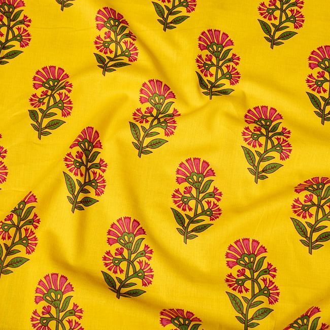 〔1m切り売り〕伝統息づく南インドから　フラワー模様布〔約106cm〕 - イエロー 4 - インドならではの布ですね。