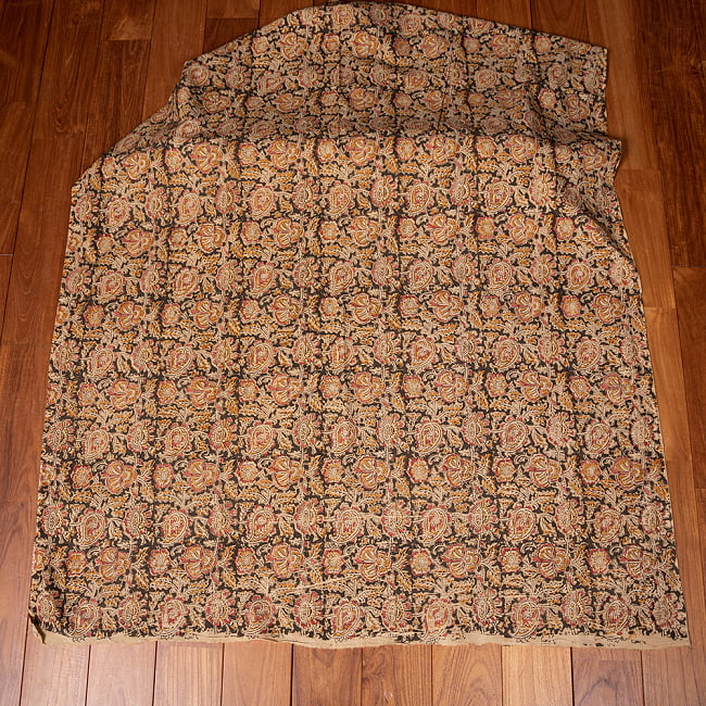 〔1m切り売り〕伝統息づく南インドから　昔ながらの木版染め更紗模様布〔約106cm〕 - 黒緑 2 - とても素敵な雰囲気です