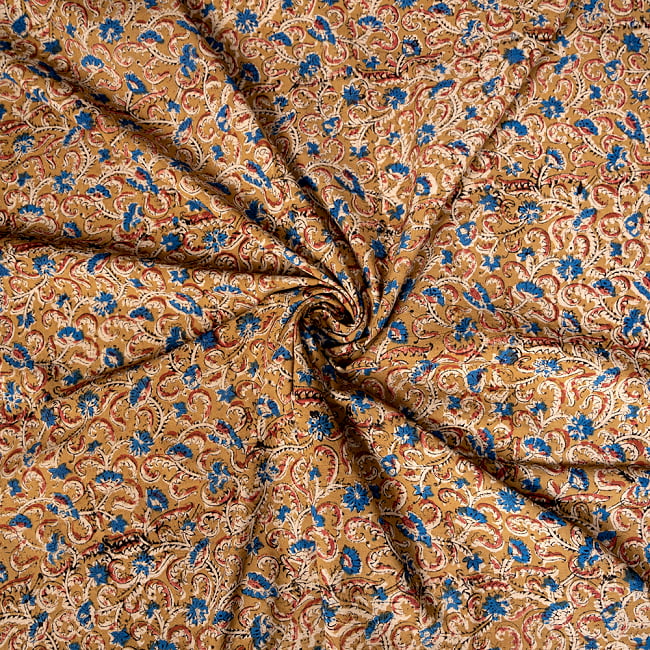 〔1m切り売り〕伝統息づく南インドから　昔ながらの木版染め更紗模様布〔約106cm〕 - 黄土色 4 - インドならではの布ですね。