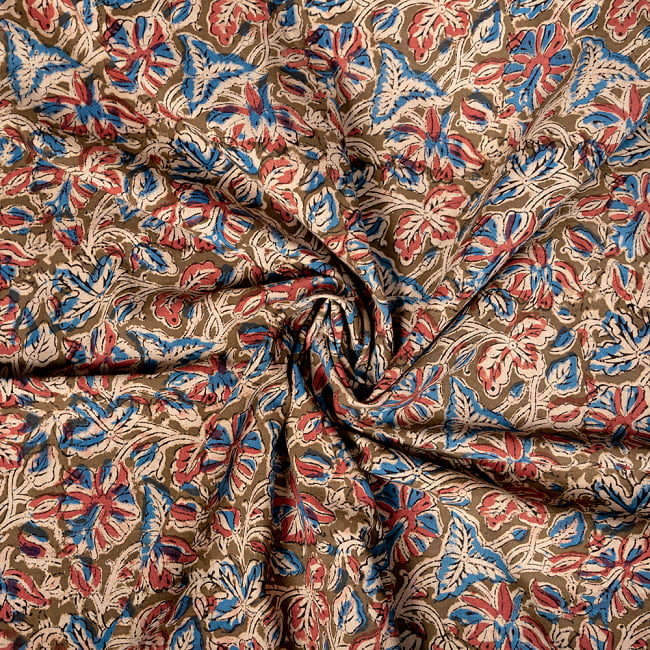 〔1m切り売り〕伝統息づく南インドから　昔ながらの木版染め更紗模様布〔約106cm〕 4 - インドならではの布ですね。