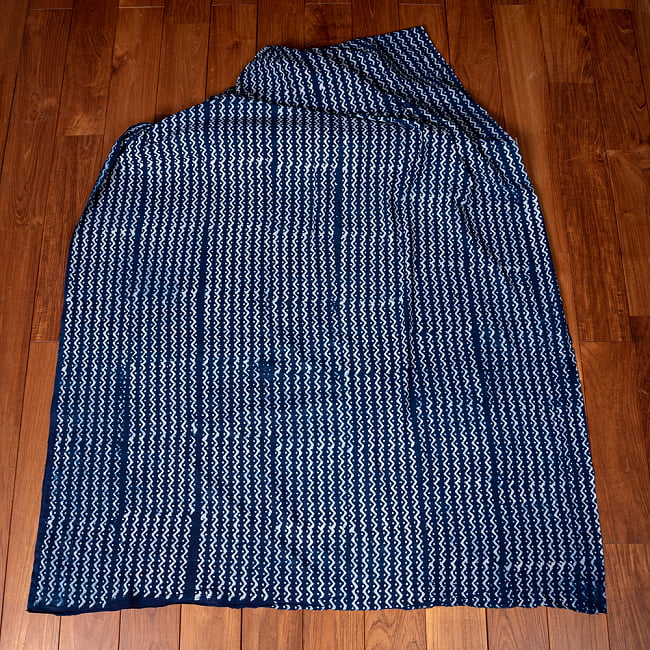 〔1m切り売り〕伝統息づく南インドから　昔ながらの木版インディゴ藍染布〔約106cm〕 - インディゴ 2 - とても素敵な雰囲気です