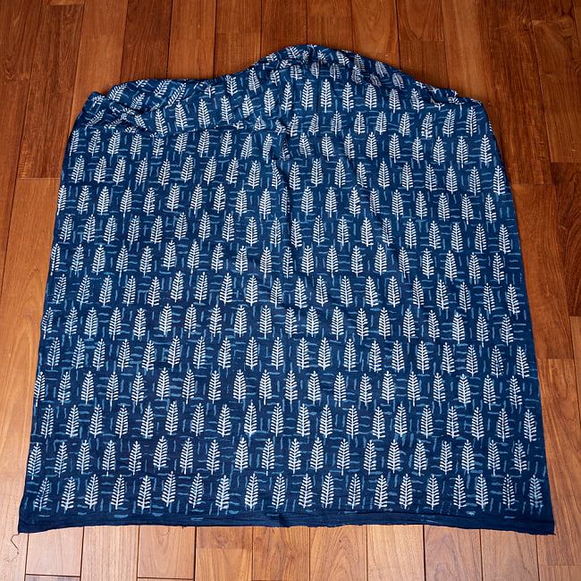 〔1m切り売り〕伝統息づく南インドから　昔ながらの木版インディゴ藍染布〔約106cm〕 - インディゴ 2 - とても素敵な雰囲気です