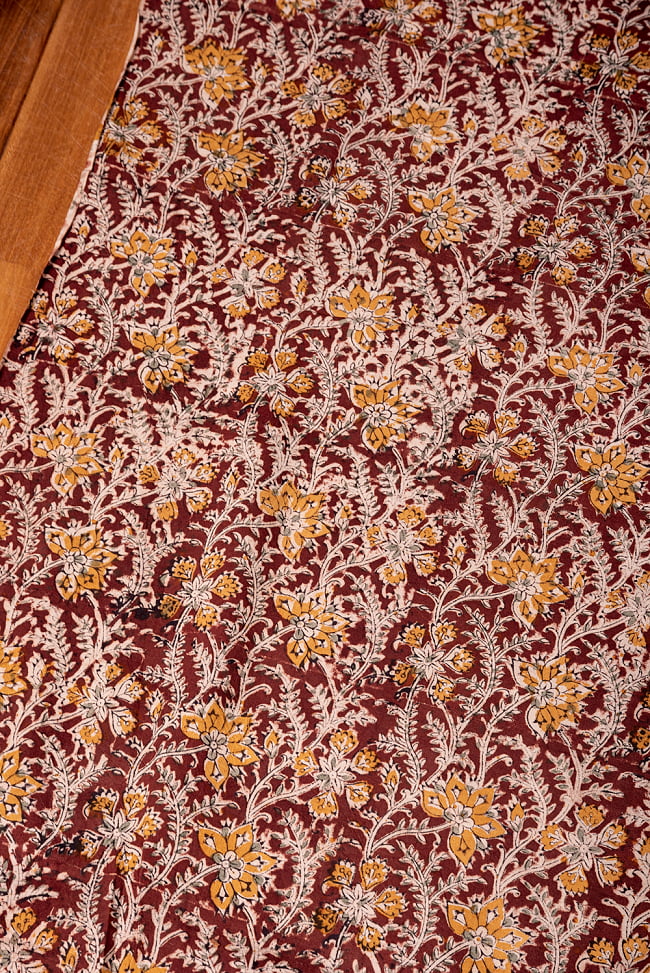 〔1m切り売り〕伝統息づく南インドから　昔ながらの木版染め更紗模様布〔約106cm〕 - 赤茶 3 - 1mの長さごとにご購入いただけます。