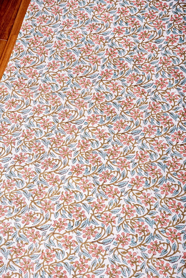 〔1m切り売り〕ジャイプル　職人手作り　色彩豊かなボタニカルデザイン　おしゃれ　生地　花柄　テーブルクロス　刺繍素材などへ〔幅約106cm〕 3 - 1mの長さごとにご購入いただけます。