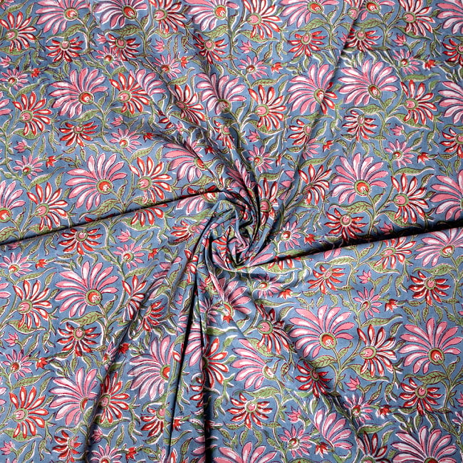 〔1m切り売り〕ジャイプル　職人手作り　色彩豊かなボタニカルデザイン　おしゃれ　生地　花柄　テーブルクロス　刺繍素材などへ〔幅約106cm〕 5 - 生地の拡大写真です。とても良い風合いです。