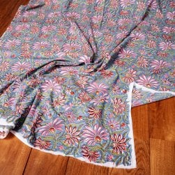 〔1m単位切り売り〕ジャイプル 職人手作り木版染め 色彩美しいボタニカルデザイン おしゃれ 生地 花柄 テーブルクロス 刺繍素材などへ〔幅約106cm〕