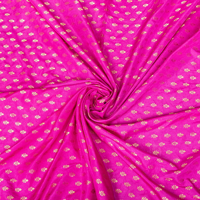 〔1m切り売り〕〔各色あり〕インドの伝統模様布　小花模様〔幅約117cm〕 5 - 陰影があるとこのような感じになります