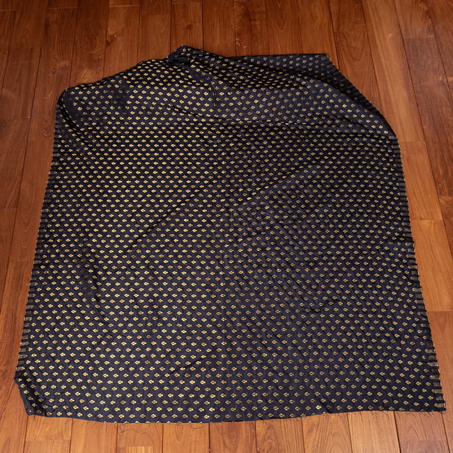 〔1m単位切り売り〕インドの伝統模様布 光沢感のある更紗模様〔幅約115cm〕 2 - 全体を広げてみたところです。1mの長さごとにご購入いただけます。