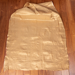 〔1m単位切り売り〕インドの伝統模様布　光沢感のあるゴールド系生地〔幅約106cm〕 - サブ2