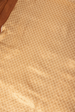 〔1m単位切り売り〕インドの伝統模様布　光沢感のあるゴールド系生地〔幅約106cm〕 - サブ3