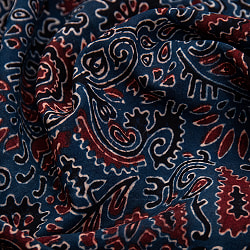 〔約6m 長尺布 5色展開】伝統息づくインドから　昔ながらの木版染め唐草柄布 - 幅約107cm - サブ4