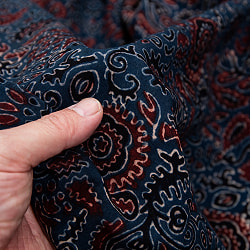 〔約6m 長尺布 5色展開】伝統息づくインドから　昔ながらの木版染め唐草柄布 - 幅約107cm - サブ5