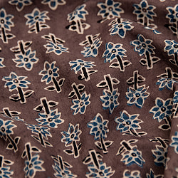 〔約6m 長尺布 5色展開】伝統息づくインドから　昔ながらの木版染め小花柄布 - 幅約107cm - サブ2