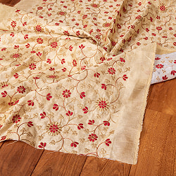 〔1m切り売り〕インドの伝統ザルドジ刺繍スタイルの更紗模様布〔107cm〕