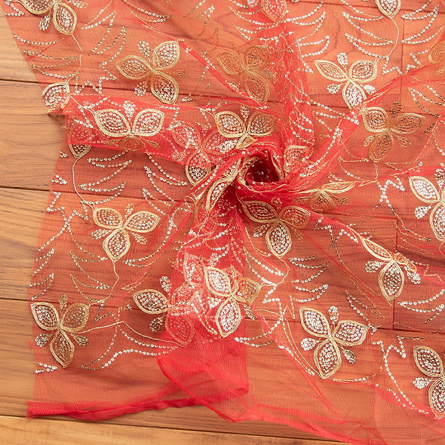 〔2m〕伝統模様刺繍のメッシュ生地布〔幅約105cm〕の写真1枚目です。インドからやってきた切り売り布です。,アジア布 量り売り,手芸,裁縫,生地,アジアン,ファブリック,布,キラキラ布,豪華な布