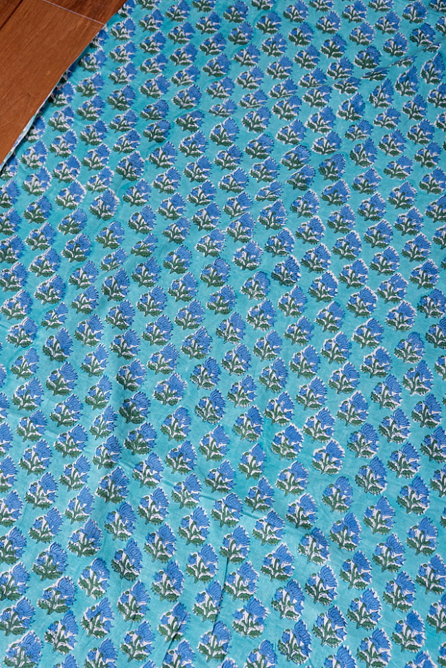 〔1m切り売り〕ジャイプル　職人手作り　色彩豊かなボタニカルデザイン　おしゃれ　生地　花柄　テーブルクロス　刺繍素材などへ〔幅約109cm〕 - 青緑系 3 - 1mの長さごとにご購入いただけます。