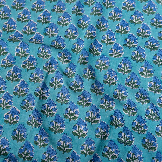 〔1m切り売り〕ジャイプル　職人手作り　色彩豊かなボタニカルデザイン　おしゃれ　生地　花柄　テーブルクロス　刺繍素材などへ〔幅約109cm〕 - 青緑系 4 - インドならではの布ですね。