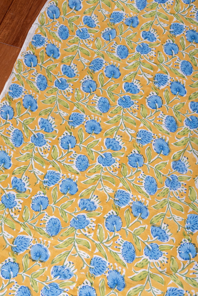 〔1m切り売り〕ジャイプル　職人手作り　色彩豊かなボタニカルデザイン　おしゃれ　生地　花柄　テーブルクロス　刺繍素材などへ〔幅約112cm〕 - ブルー系 3 - 1mの長さごとにご購入いただけます。