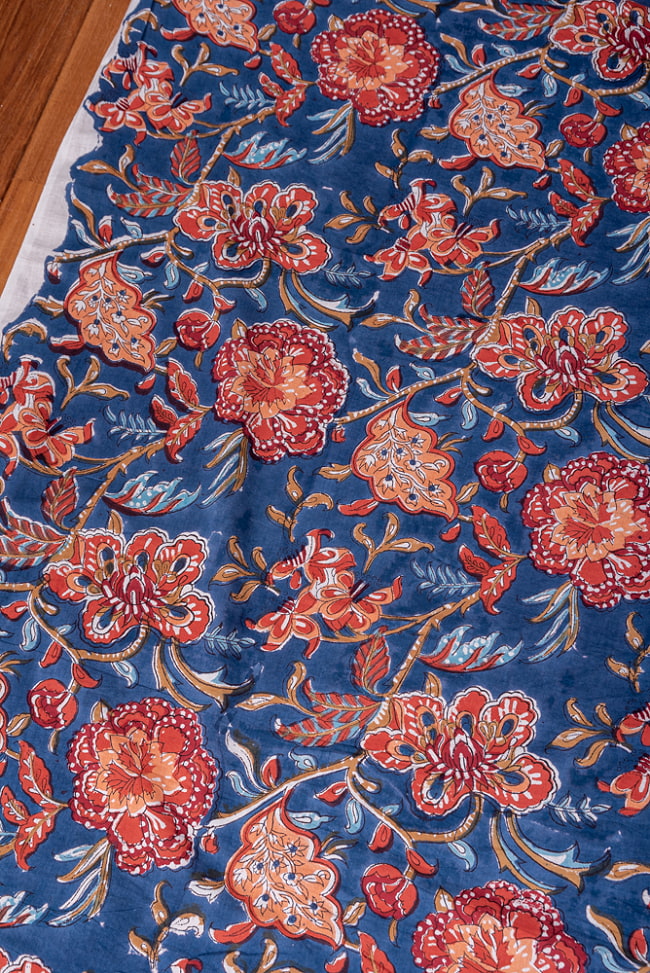 〔1m切り売り〕ジャイプル　職人手作り　色彩豊かなボタニカルデザイン　おしゃれ　生地　花柄　テーブルクロス　刺繍素材などへ〔幅約108cm〕 - ブルー系 3 - 1mの長さごとにご購入いただけます。