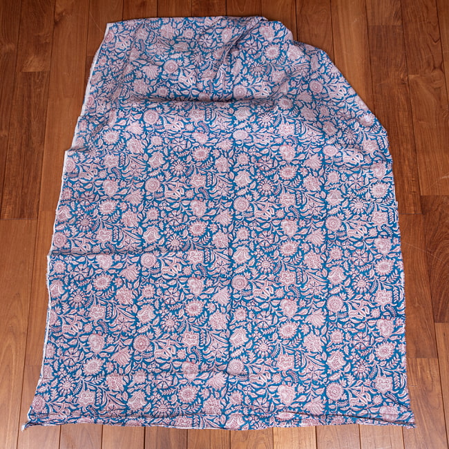 〔1m切り売り〕ジャイプル　職人手作り　色彩豊かなボタニカルデザイン　おしゃれ　生地　花柄　テーブルクロス　刺繍素材などへ〔幅約108cm〕 - ブルー系 2 - とても素敵な雰囲気です