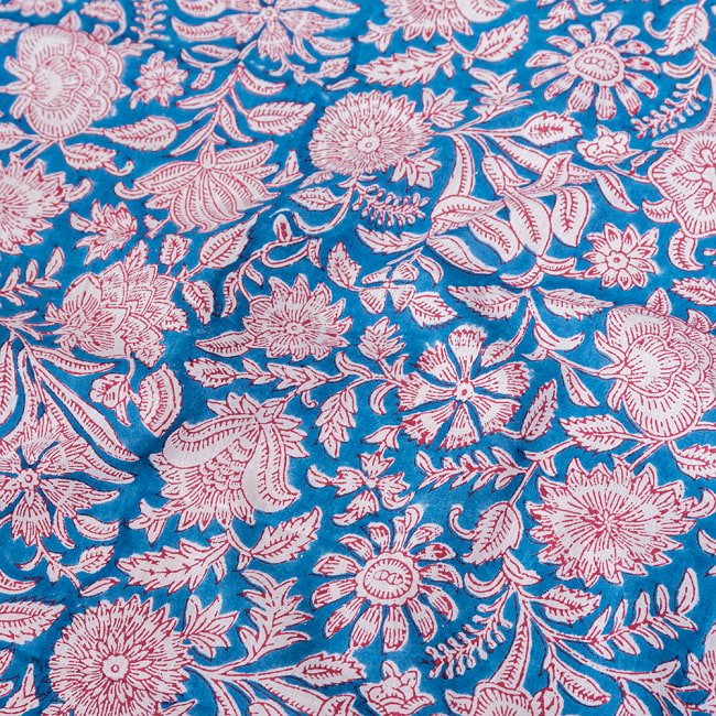 〔1m切り売り〕ジャイプル　職人手作り　色彩豊かなボタニカルデザイン　おしゃれ　生地　花柄　テーブルクロス　刺繍素材などへ〔幅約108cm〕 - ブルー系 4 - インドならではの布ですね。