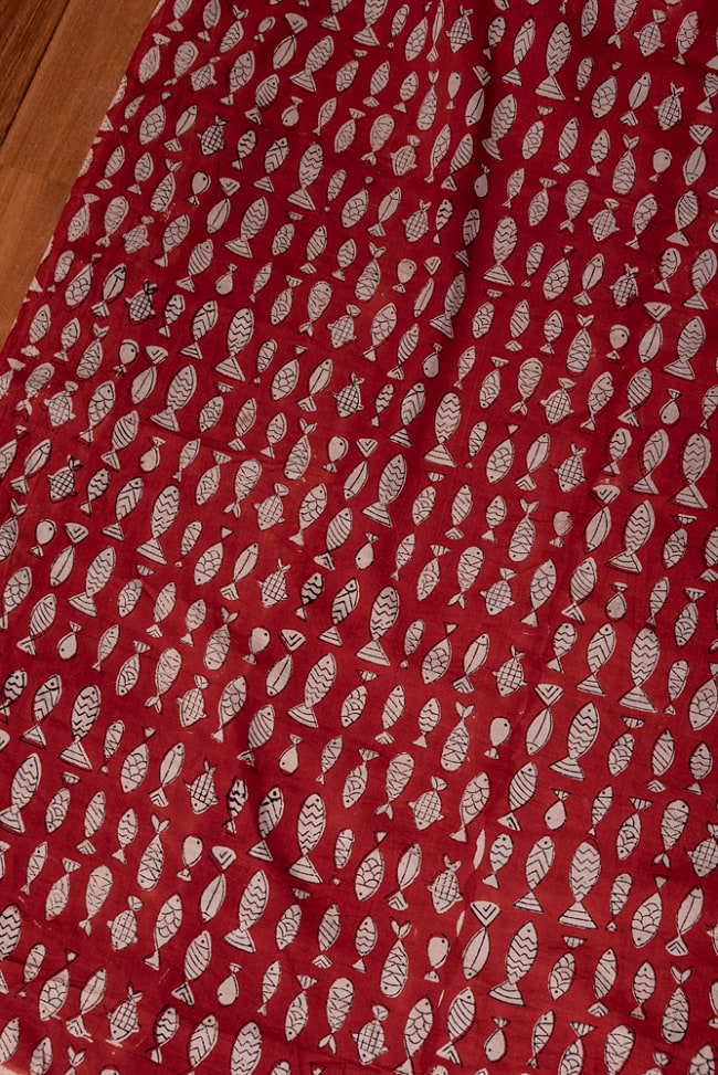 〔1m切り売り〕ジャイプル職人手作り　インド伝統の木版染め更紗マルチクロス　色彩豊かなボタニカルデザイン〔幅約115cm〕 - 赤系 3 - 1mの長さごとにご購入いただけます。