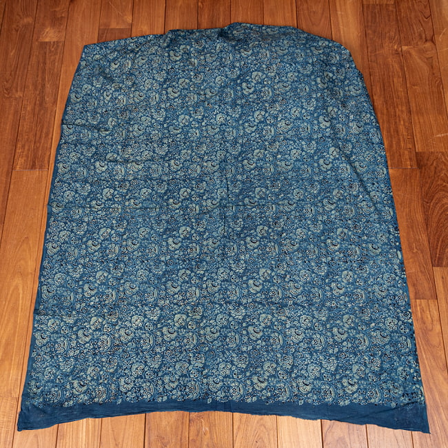 〔1m切り売り〕アジュラックプール村からやってきた　昔ながらのインディゴ木版染め更紗模様布〔幅約113cm〕 - ネイビー系 2 - とても素敵な雰囲気です