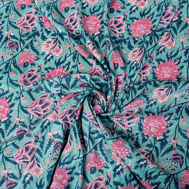 〔1m切り売り〕ジャイプル　職人手作り　色彩豊かなボタニカルデザイン　おしゃれ　生地　花柄　テーブルクロス　刺繍素材などへ〔約107cm〕 - 青緑系 5 - 生地の拡大写真です。とても良い風合いです。