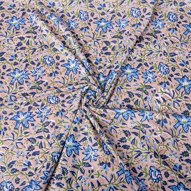 〔1m切り売り〕ジャイプル　職人手作り　色彩豊かなボタニカルデザイン　おしゃれ　生地　花柄　テーブルクロス　刺繍素材などへ〔約110cm〕 5 - 生地の拡大写真です。とても良い風合いです。