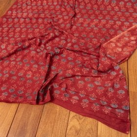 〔1m単位切り売り〕アジュラックプール村からやってきた 昔ながらの木版染め更紗模様布〔約111cm〕 - レッド系(MB-RSCLTH-1396)