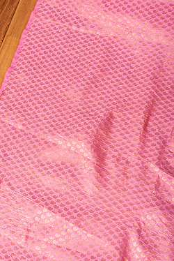 〔1m単位切り売り〕〔各色あり〕インドの伝統模様布　光沢感のあるブロケード生地に　美しい金糸の紋織　ペイズリー〔幅約111cm〕 - サブ3