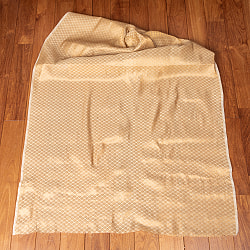 〔1m単位切り売り〕〔各色あり〕インドの伝統模様布　光沢感のあるブロケード生地に　美しい金糸の紋織　小花柄〔幅約112cm〕 - サブ2