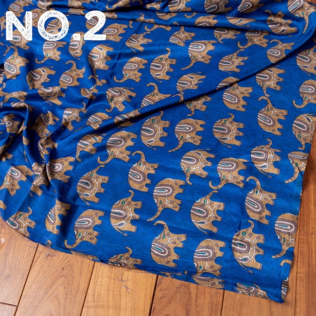 〔各色あり〕〔1m切り売り〕インドの伝統と不思議が融合　おもしろ　かわいいデザイン布　ゾウさん〔約111cm〕 10 - No.2：ブルー