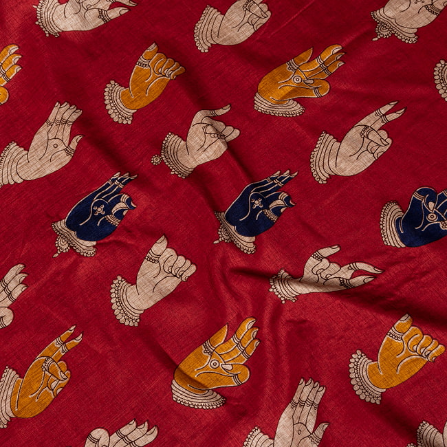 〔各色あり〕〔1m切り売り〕インドの伝統と不思議が融合　おもしろ　かわいいデザイン布　ムドラ〔約111.5cm〕 4 - 生地の拡大写真です