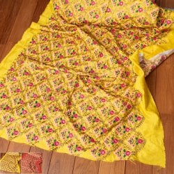 〔各色あり〕〔1m単位切り売り〕インドのかわいい刺繍生地 華やか かわいい布〔約109cm〕
