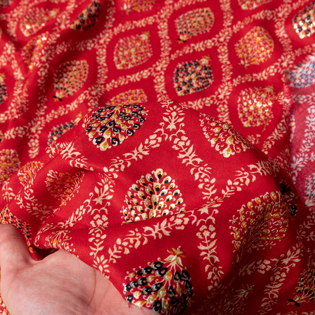 〔各色あり〕〔1m切り売り〕インドの伝統模様布〔約107cm〕 6 - 生地の拡大写真です