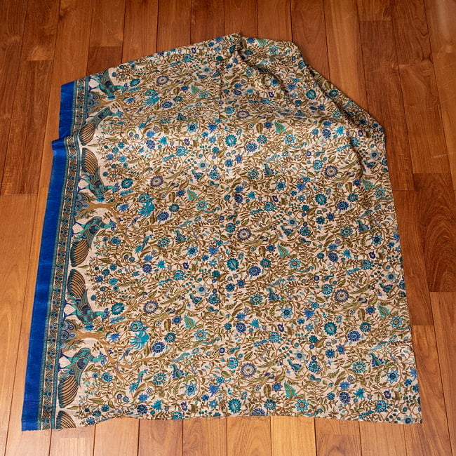 〔各色あり〕〔1m切り売り〕タッサーシルク風　インドのかわいい更紗と動物模様布〔約111cm〕 2 - 全体を広げてみたところです。1mの長さごとにご購入いただけます。