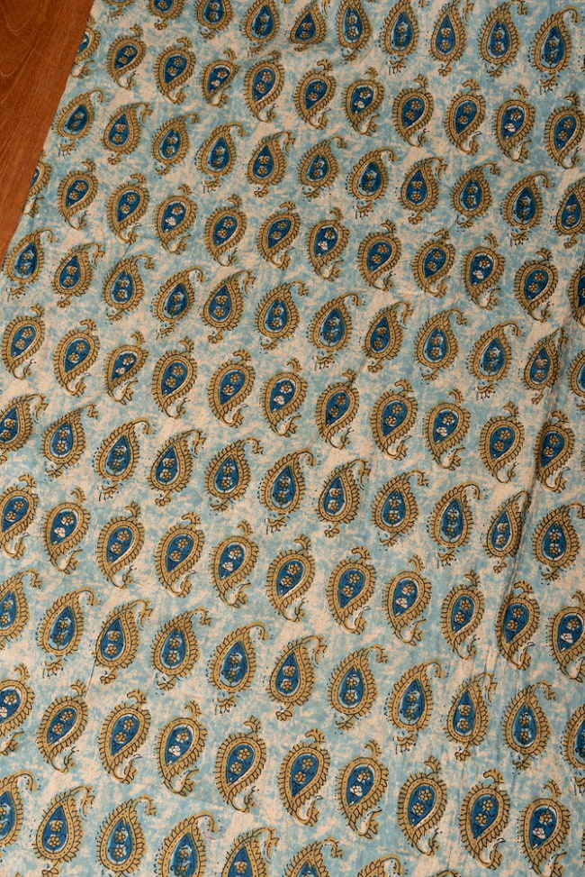 〔各色あり〕〔1m切り売り〕伝統息づく南インドから　昔ながらの更紗模様布〔約107cm〕 3 - インドならではの布ですね