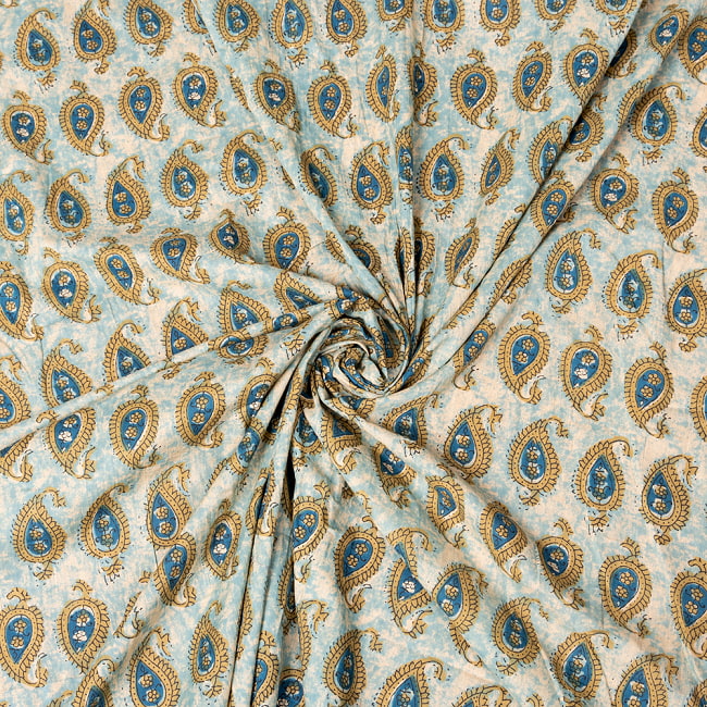 〔各色あり〕〔1m切り売り〕伝統息づく南インドから　昔ながらの更紗模様布〔約107cm〕 5 - 陰影があるとこのような感じになります