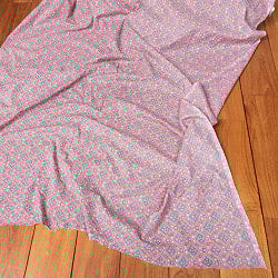 〔1m単位切り売り〕伝統息づく南インドから　昔ながらの更紗模様布〔約110cm〕ピンク×青緑系の商品写真