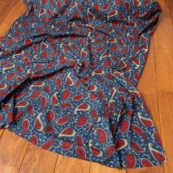 〔1m単位切り売り〕伝統息づく南インドから 昔ながらの更紗模様布〔約109.5cm〕ネイビー×レッド系