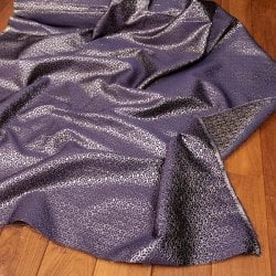 〔1m単位切り売り〕インドの伝統模様布 光沢感のあるブロケード生地 金糸〔約124cm〕パープル系