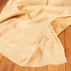 〔1m単位切り売り〕インドの伝統模様布 光沢感のあるブロケード生地 金糸〔約109cm〕ゴールド系