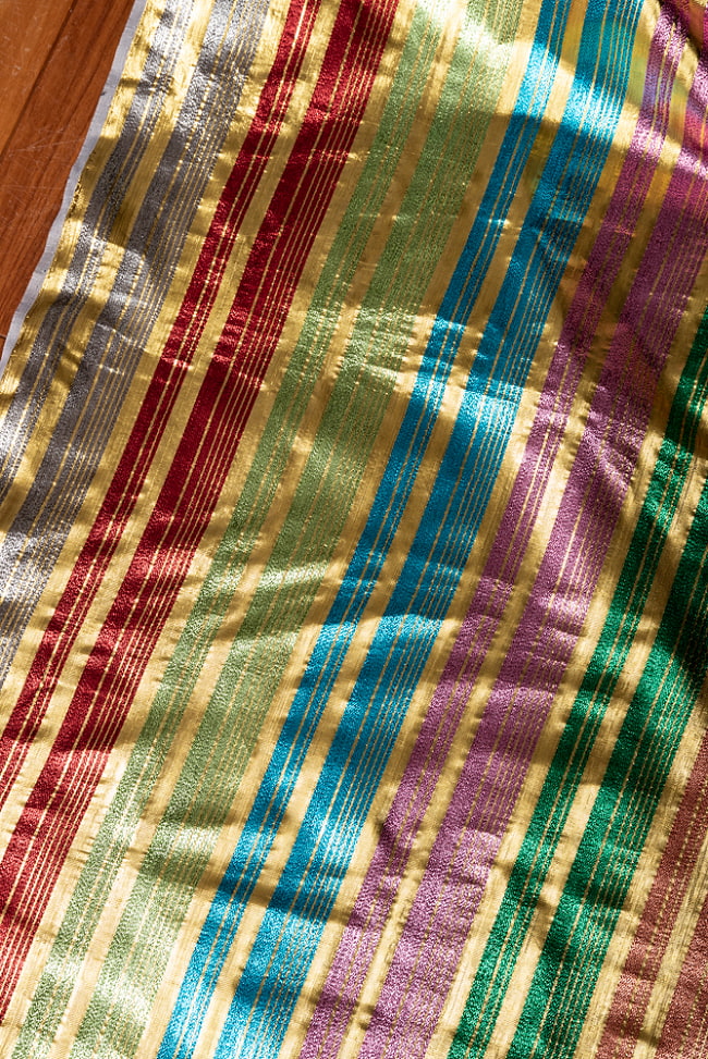 〔1m切り売り〕インドの伝統模様布　ボーダー　ストライプ柄〔約99cm〕カラフル系 3 - インドならではの布ですね