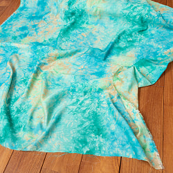 〔1m切り売り〕色彩が美しい　インドのタイダイ染め布〔約106cm〕ブルータイダイ系の商品写真