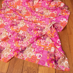 〔1m切り売り〕インドの伝統模様布〔約106cm〕ピンク×橙×ベージュ系の商品写真
